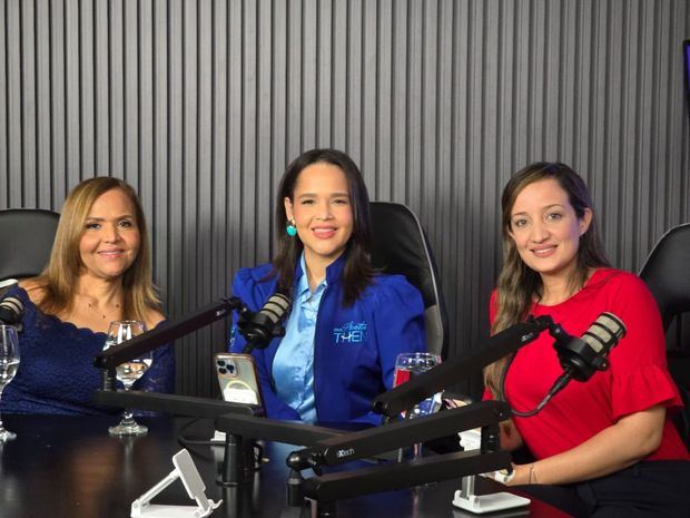 Ana Then, Amny Acosta Then y Ericka García.