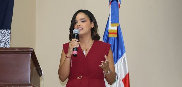 Yubelkis Ramírez, conferencista.