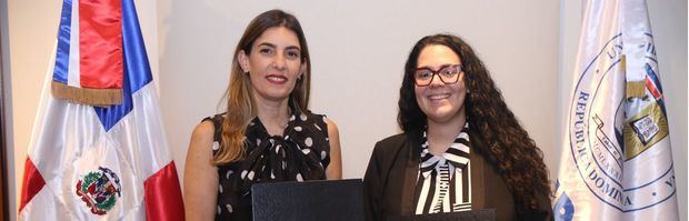 Dra. Loraine Amell, vicerrectora de Vinculación e Internacionalización de Unibe; Laura De Jesús gerente General y fundadora de Brave.