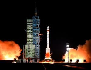Momento del lanzamiento del cohete con el segundo laboratorio espacial de China, el Tiangong-2, en el centro de lanzamiento de Jiuquan, situado en el desierto del Gobi, a unos 1.600 kilómetros de Pekín, el 15 de septiembre de 2016.