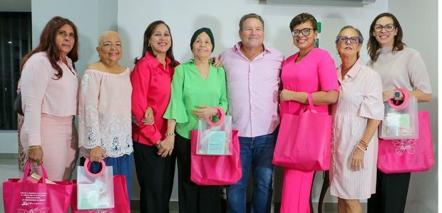  Belkis Núñez, Francis Arias, Gladys Soto, Violeta Mejía, Ricardo Domingo, Filomena Medrano, Onelia Estrada y Paola Díaz.