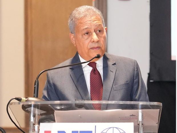 Unión Nacional Empresarios externa preocupación sobre escasez de dólares en el mercado