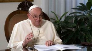 El papa pasa el día en reposo hospitalario y estable dentro de la 