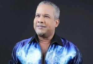 Héctor Acosta promueve el vídeo de su merengue “Se Puede”