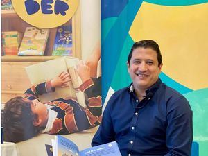 Rubén Martínez Portes presenta su obra para enseñar a los niños sobre finanzas responsables