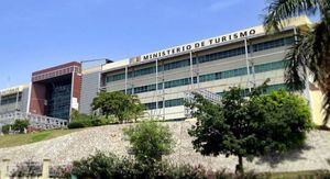 MITUR e instituciones estatales presentan oportunidades de programa emprendedores y mipymes de Pedernales