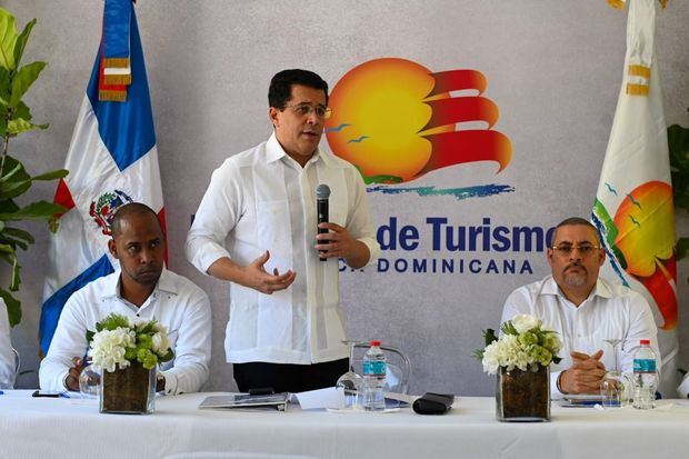 David Collado inició la construcción muelle turístico Caleta en La Romana