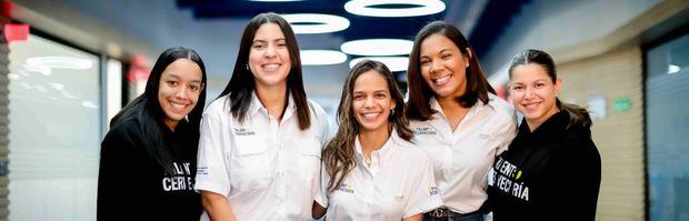 Jovenes talento cervecería