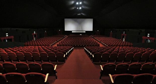 Miembros de la industria cinematográfica dominicana se unen a la campaña #VOYPALCINE en respaldo a la reapertura de las salas de cine.