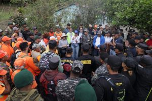 Operativo de búsqueda del niño desaparecido incluye miembros del Ejército y voluntarios comunitarios
