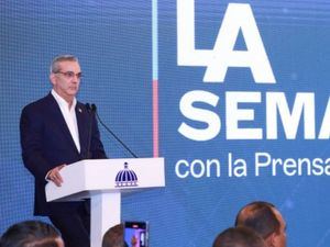 Presidente Abinader anuncia propuesta de aumento del 30% al salario mínimo en el sector turístico