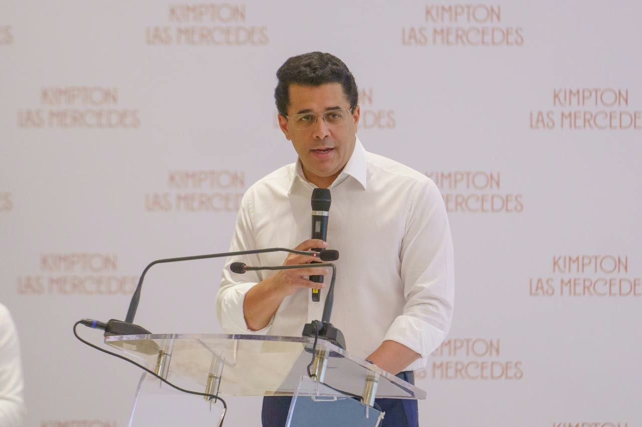 Ministro de Turismo David Collado expresa solidaridad con los afectados y pesar por tragedia de Jet set