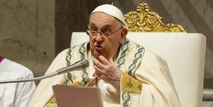 El papa delega en cardenales para ritos de Semana Santa y escribe el texto del Vía Crucis