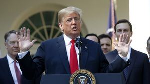 Trump celebra 100 días en el poder con baño de multitudes en su estado fetiche de Míchigan
