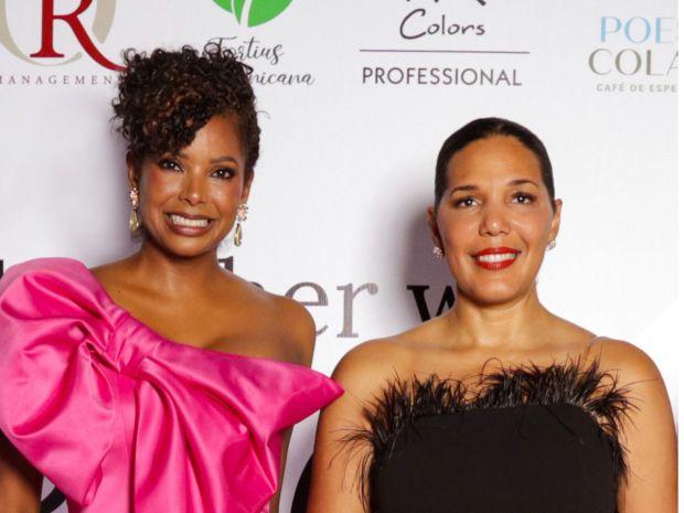Ruth Ocumarez y Rosa Mejía.