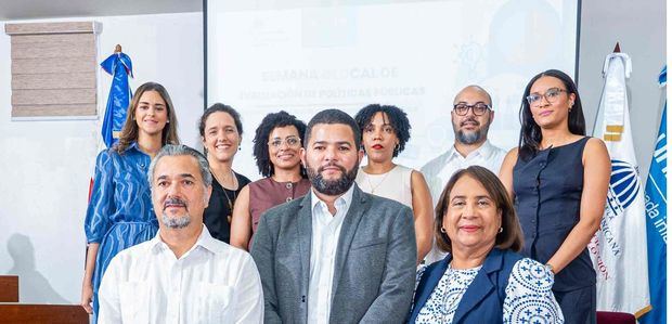 Carlos Carrera, Nelson Chávez y Oliva Luna, María Elena Valdez, Laura Sánchez-Vincitore, Mabely Díaz, Miriam Peralta, Felipe Díaz y Mery Santana.
