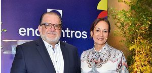 Eduardo Valcácer y Lady Reyes.