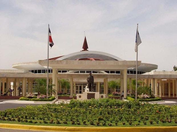 Universidad Autónoma de Santo Domingo.