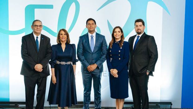 Miguel Berroa, Leyda Rivera, Miguel Berroa Rivera, Beatriz Berroa y Alfredo Pimentel.