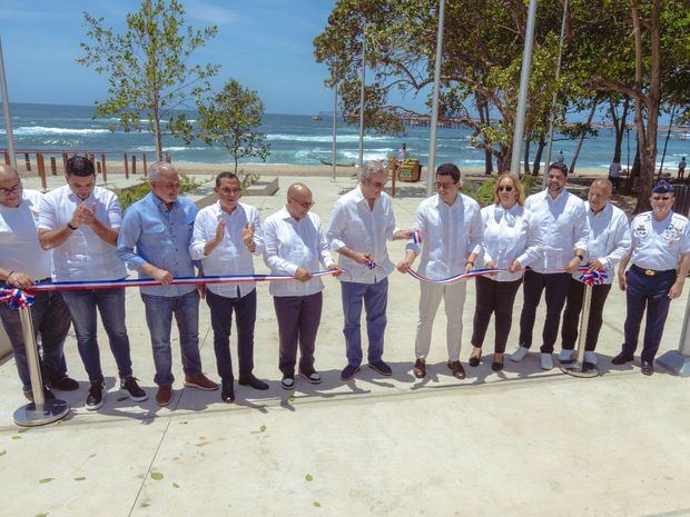 El mandatario llamó a los ciudadanos a cuidar su nuevo malecón