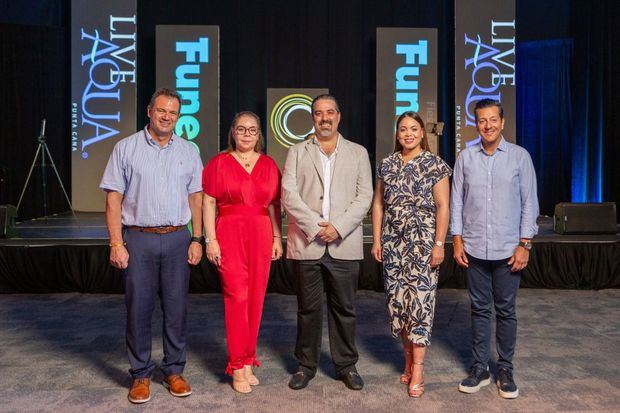  José Zapata, Tammy Reynoso, José Lorenzo, Carolina Pérez y Giancarlo Mulinelli