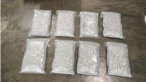 Incautan paquetes de droga camuflada en barril plástico en el AILA
