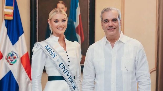 Abinader recibe a Miss Universo 2024 en el Palacio Nacional