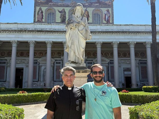 Padre Israel Craviotto y Víctor José Aybar. Ramírez.