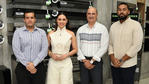   Joel Rodríguez, Jennifer Vidal, Eduardo Ferreira y Jussiel Rosendo.