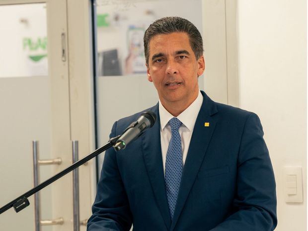 El vicepresidente ejecutivo de Negocios Personales y Sucursales del Banco Popular, señor Francisco Ramírez.