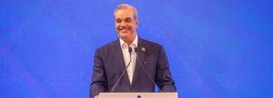 Abinader dispone de 2,000 millones para construcción y reconstrucción de obras deportivas