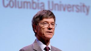 Jeffrey Sachs pide un “cambio de actitud” por el medio ambiente