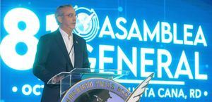 Sin prensa libre, no hay confianza ni democracia, advierte el presidente Luis Abinader