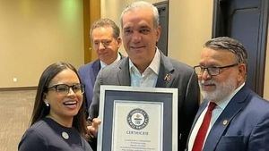 Presidente Luis Abinader felicita a Restaurante Amigos por récord Guinness