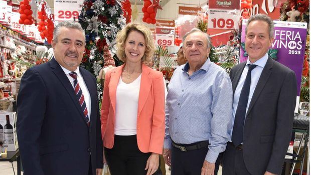 Gerardo García, Sonia Barbry, embajadora de Francia, Carlos Miguel Aysa González, embajador de México y Olivier Pellin.