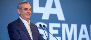 Presidente Abinader anuncia “La Brisita Navideña” y entrega de tarjetas de RD 1,500