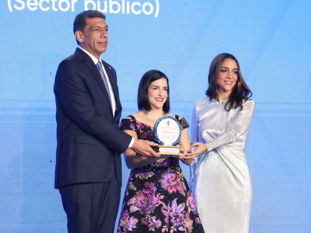 ProDominicana recibe homenaje en los Premios a la Excelencia Exportadora 2025.