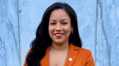 Amanda Séptimo se postula para el Congreso de Estados Unidos.