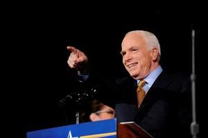 Muere el senador republicano John McCain, excandidato presidencial en 2008
