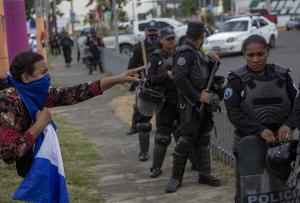 Autoconvocados se manifiestan en Nicaragua a pesar de "acecho" policial