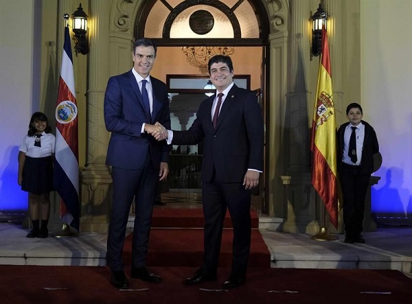 Pedro Sánchez y Carlos Alvarado