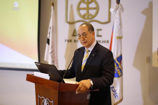Luis Felipe Aquino.