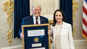 En plena transición venezolana, Machado entrega su Nobel a Donald Trump