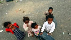 Más de 104 millones de niños y jóvenes no van a la escuela en países en guerra