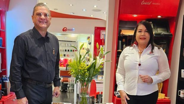 Ignacio Glass y Sulin Lantigua de Glass.