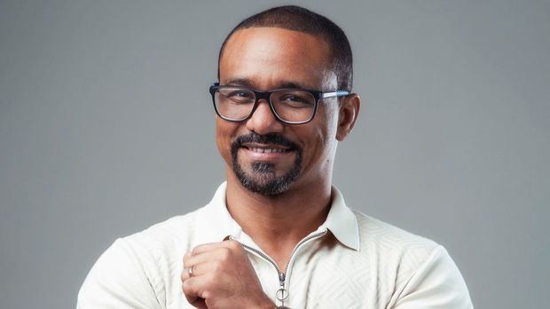 Fracasas en tus metas porque quieres cambiar desde la emoción, no desde la estructura.