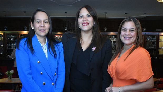 Josel Herrera, Luisa Suárez y Nairobi Santos.
