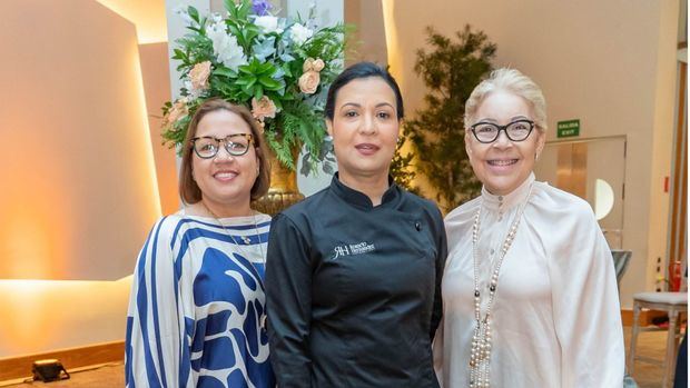 Milly Pimentel, Rosario Hernandez y Pamela Vargas.