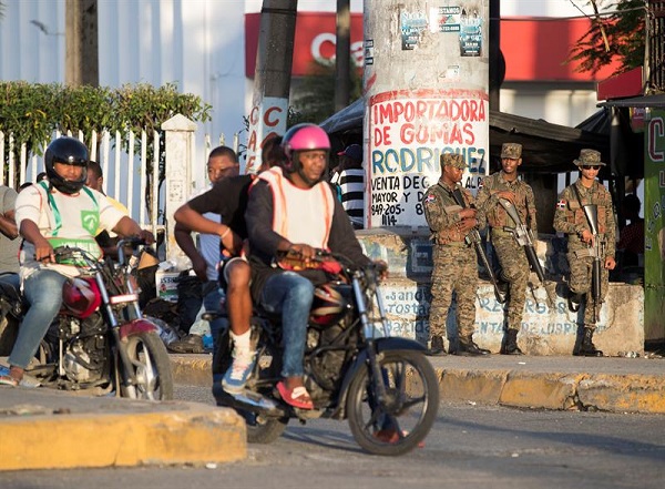 Piden rebajas a los precios de los combustibles