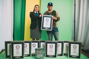 Daddy Yankee recibe diez récords Guinness por 